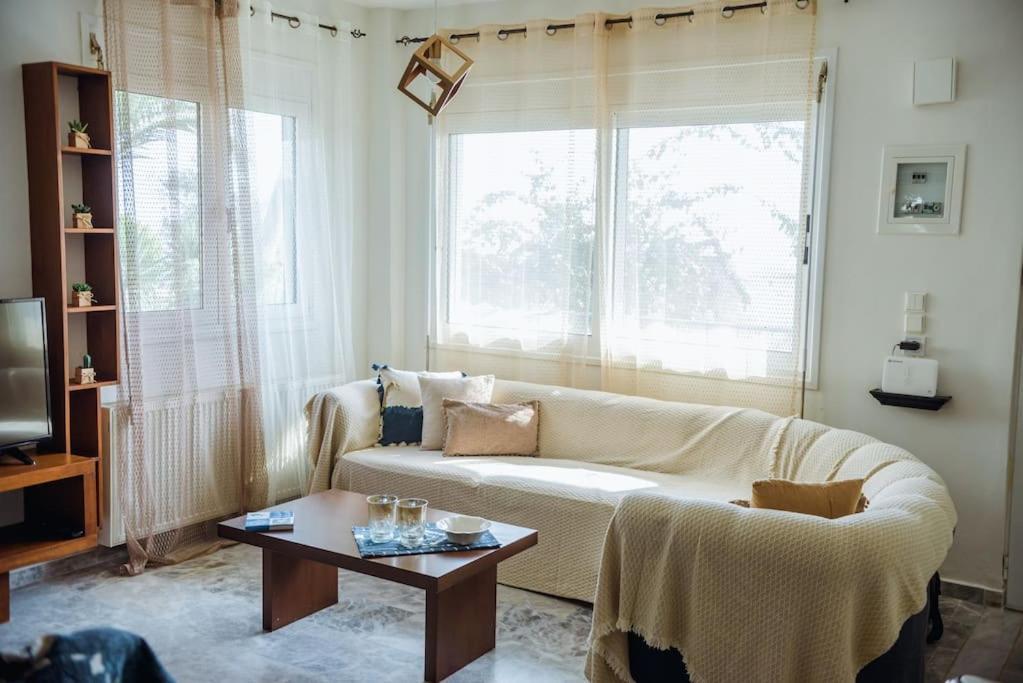 Akadimia Luxury Apartment Митилини Экстерьер фото