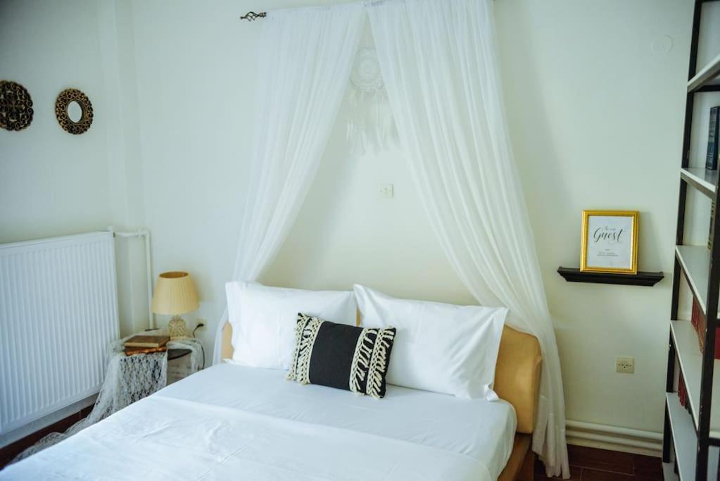 Akadimia Luxury Apartment Митилини Экстерьер фото
